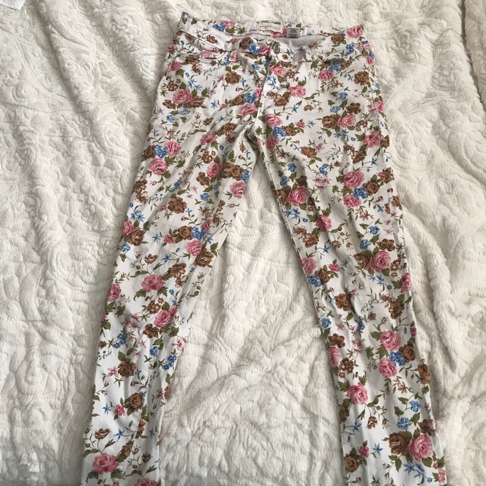 Floral pattern on a white jeans